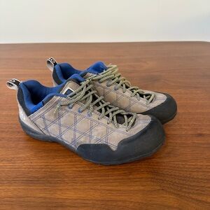 Five Ten (5.10) Women’s Approach Shoes Excellent Condition sz 9.5